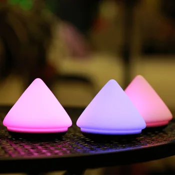 Barvita Silikona LED luč Piramida Oblika Nastavljiv Lučka Mizi Gori Lučka LED Skrbi, se Sprostite Noč Luč za Božična darila